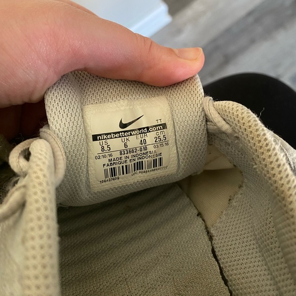 Nike women’s air max motion - size 8.5 - Picture 3 of 4